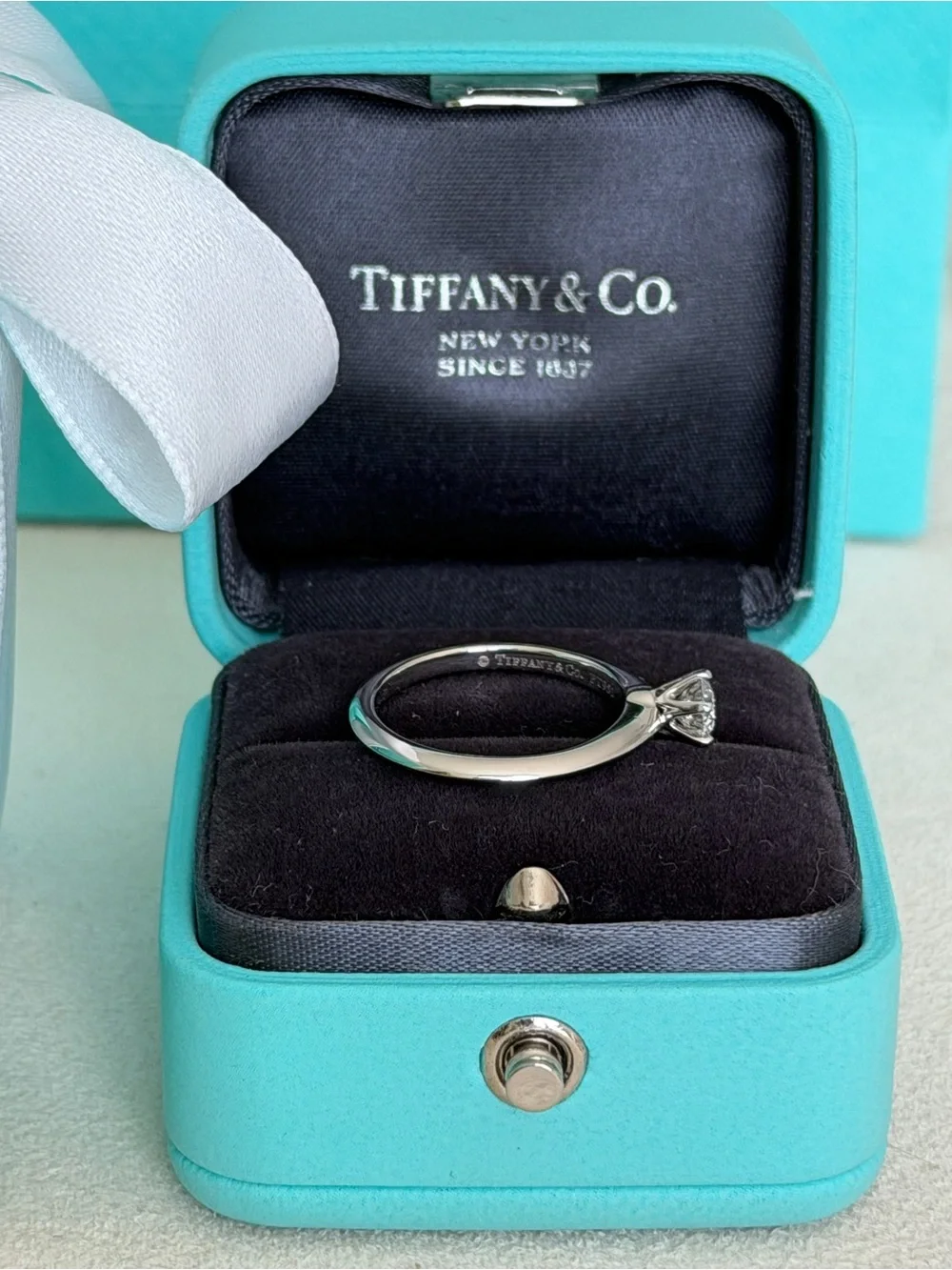 Tiffany & Co. Solitaire Engagement Ring Platinum .40CT Diamond F VS1 Sz 6 $4,510